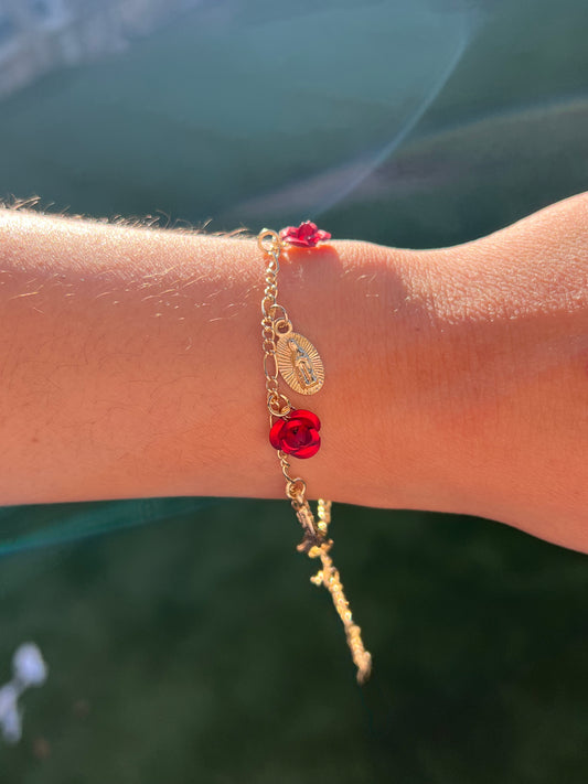 Virgen Mary bracelet with red roses